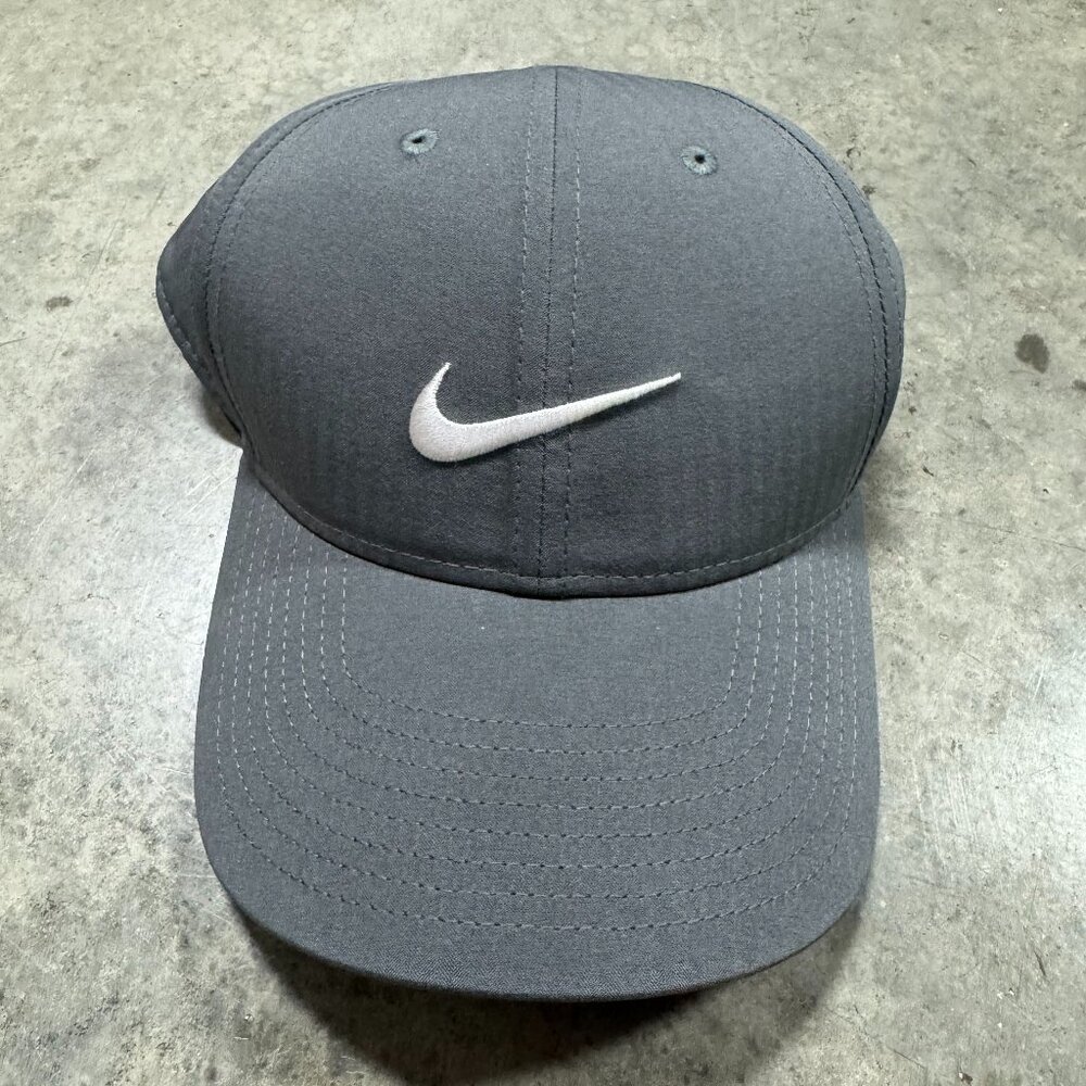 Nike dri fit golf hat